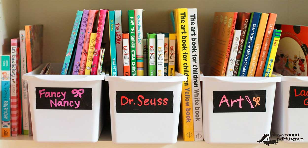 استفاده از جعبه‌های مناسب برای نگهداری کتاب‌ها مفید است